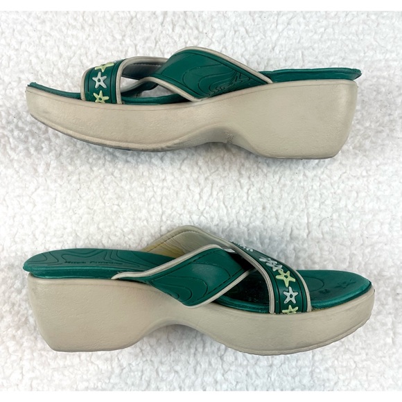 HUSH PUPPIES • Lollipop Green/White Criss-Cross Strappy Slip-On Wedge Sandals - Picture 14 of 16